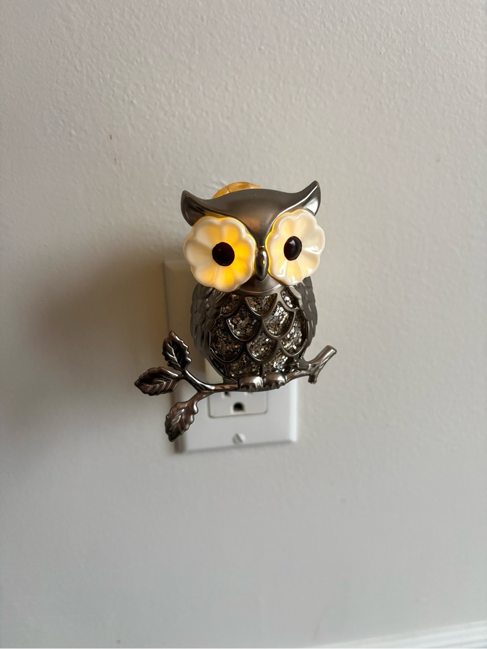 Bath and Body Works Wallflower owl Plug in night light